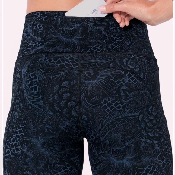 Lululemon Fast & Free 7/8 Tight 25" - Picture 4 of 13